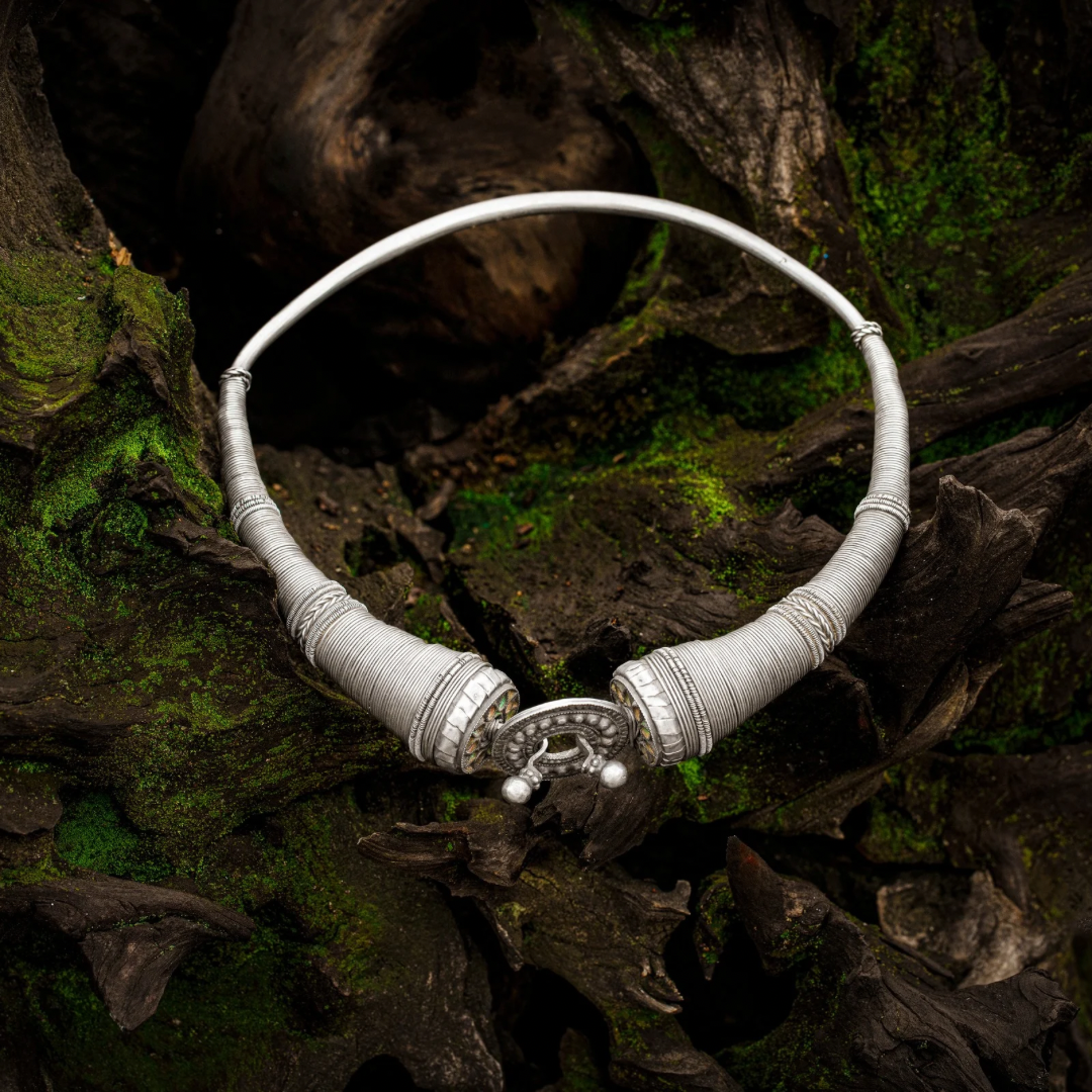 Necklace bg 2