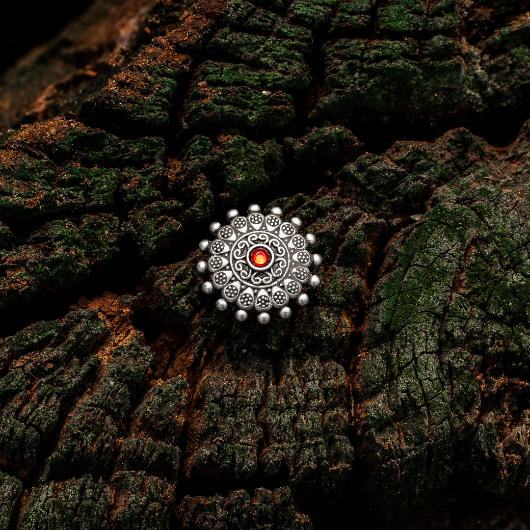 CIRCLE OF LOVE: Discover the Perfect Ring for Every Occasion (with Orange Stud in centre) - CR VT 1026