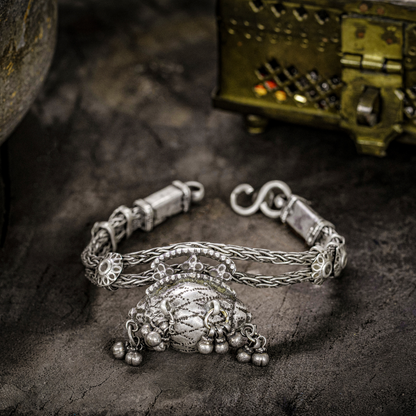 DIVINE ELEGANCE: Stunning Solid Silver Vintage Bracelets - CK VT 1017